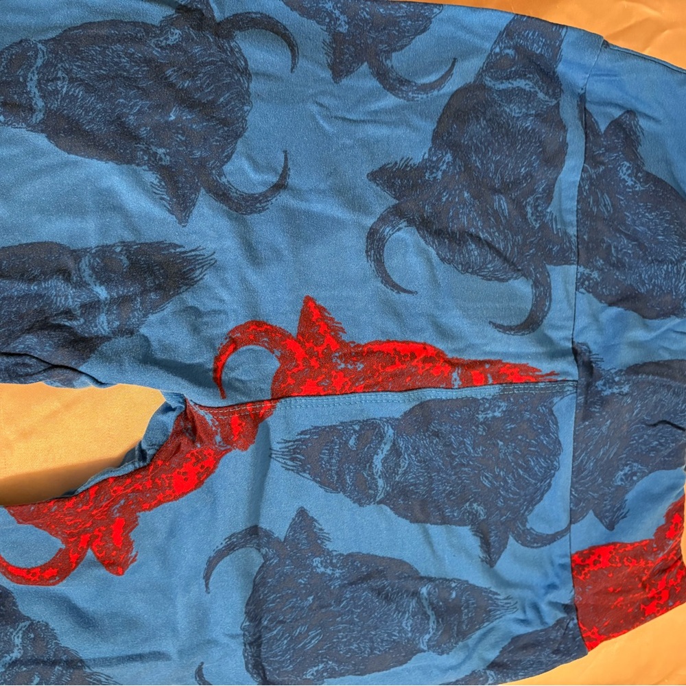 LuLaRoe vintage Women OS Leggings Blue Red Buffalo Animal Print  Made in China - Picture 8 of 10